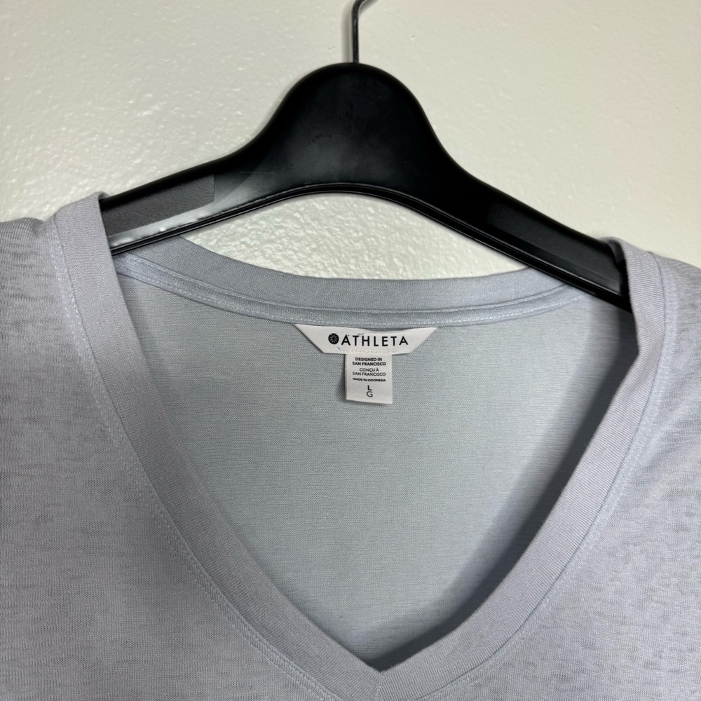 Athleta Blue Breezy‎ Scoop V Tee Shirt - Picture 5 of 6